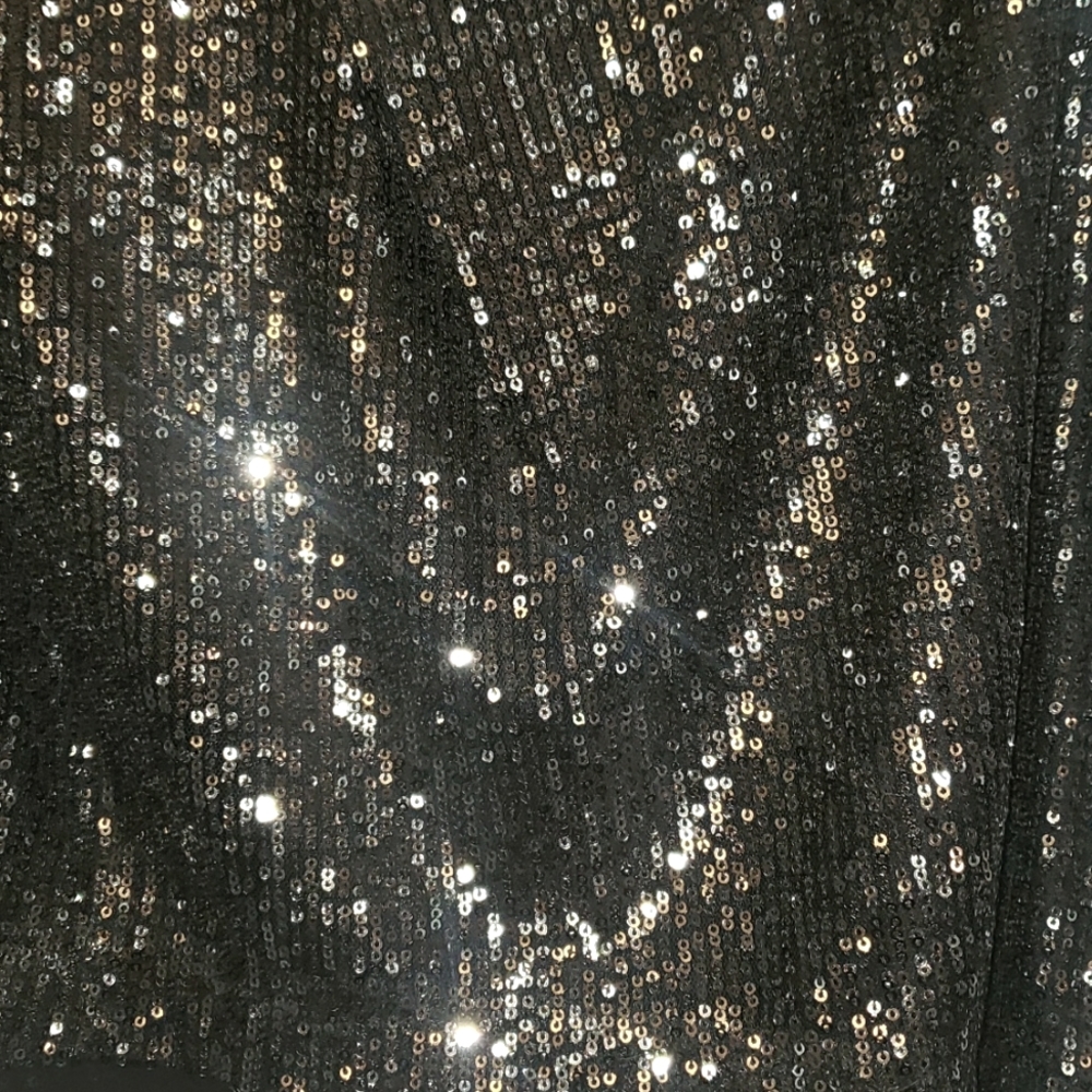 💃❤️‍🔥🥂Jennifer Lopez Black with Gold Sequins Mini Skirt sz 10